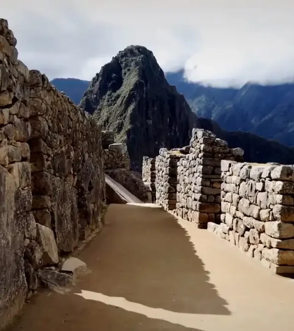 Machu Picchu Encantador