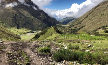 Palccoyo Mountain Colors Trek