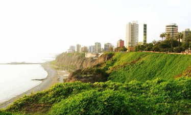 Travelling Across Peru (1)